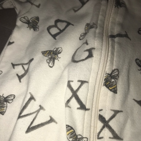 Burt’s Bees 0-3 Pajama NWOT - Picture 2 of 3